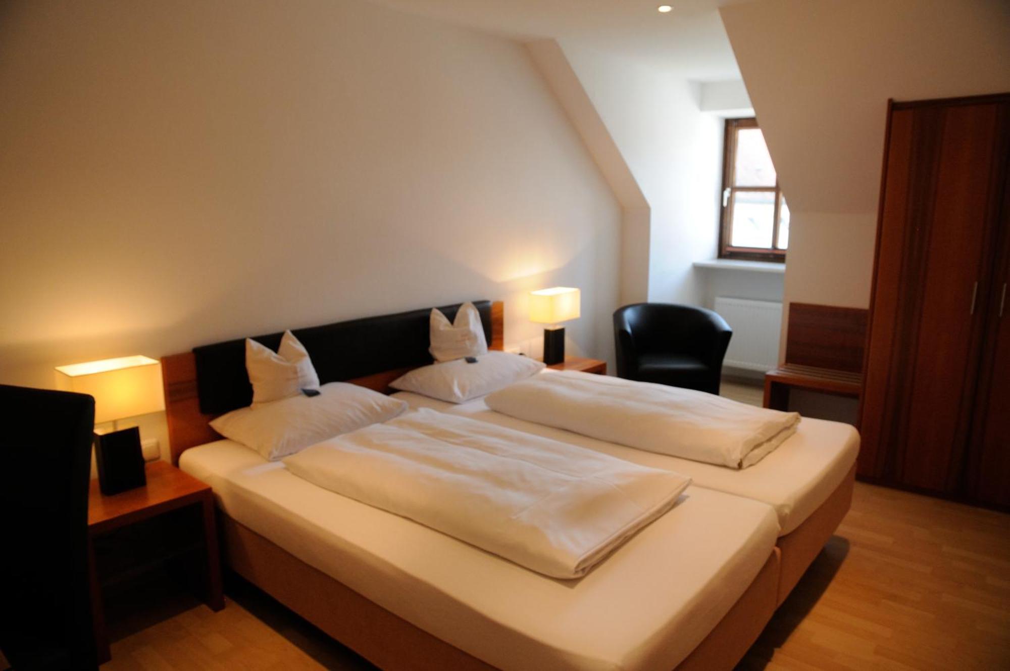 Boardinghouse Wadenspanner Altdorf Kültér fotó
