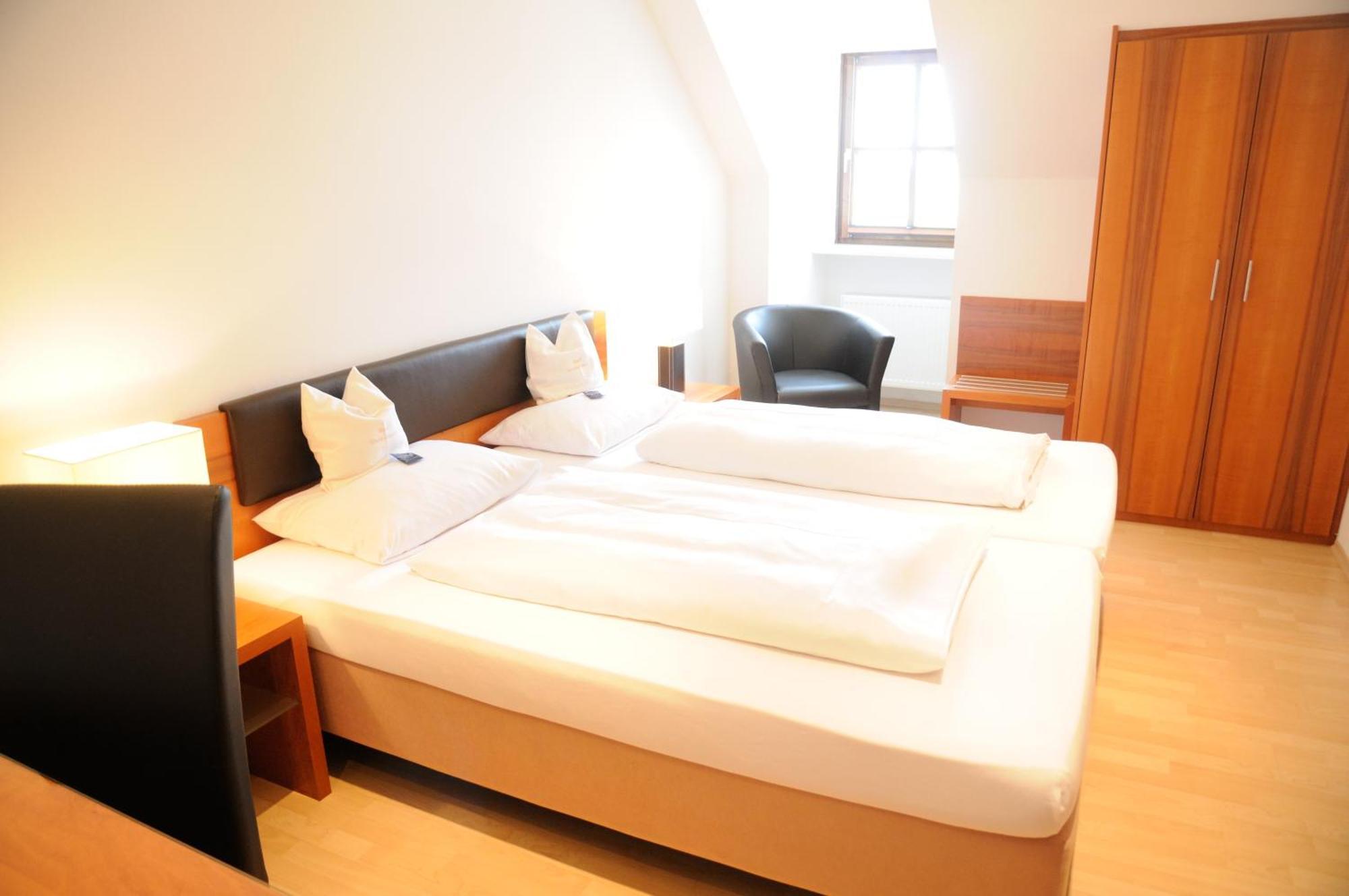 Boardinghouse Wadenspanner Altdorf Kültér fotó